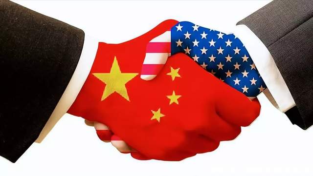 爱游戏综合娱乐-包含【比赛现场】激烈对抗背后的战术布局揭秘的词条