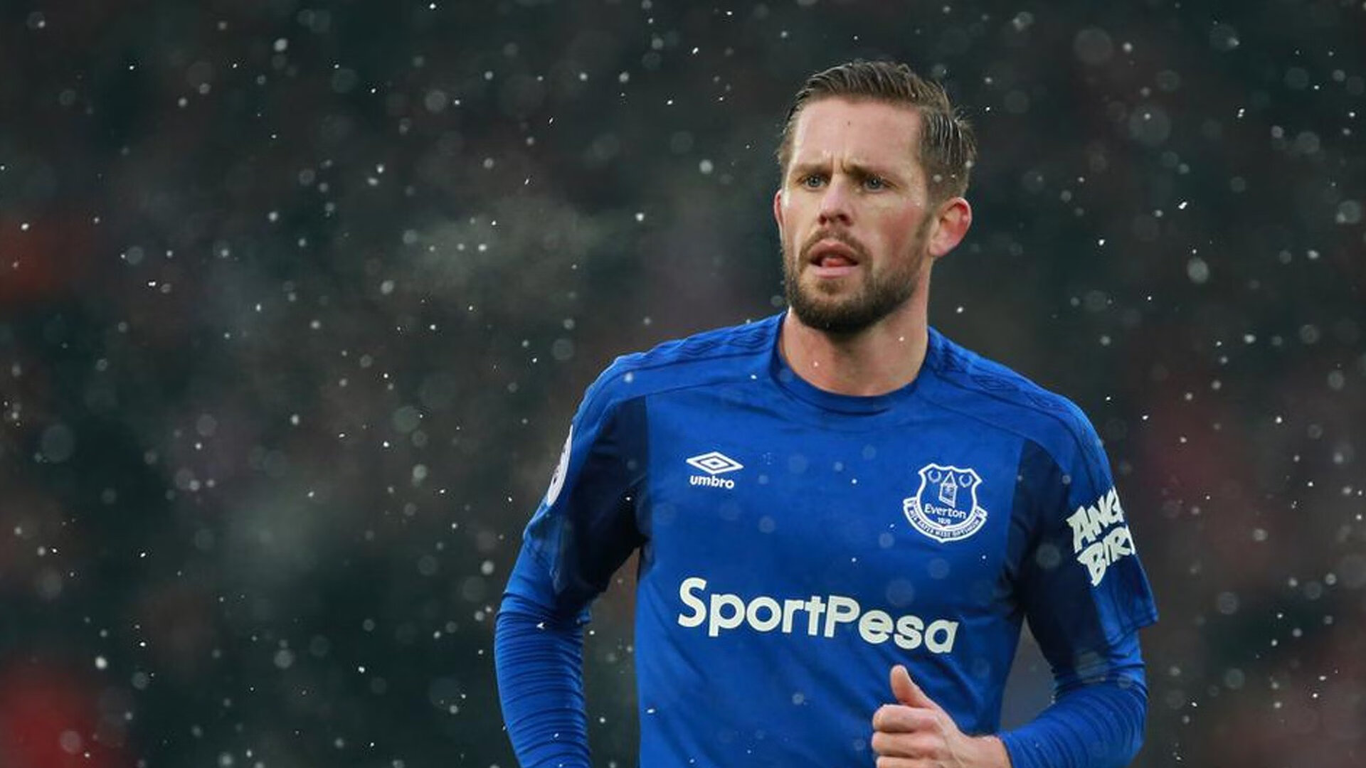 _跑者之战：硬地、草地、红土，体验不同场地的技术比拼_，跑者zone