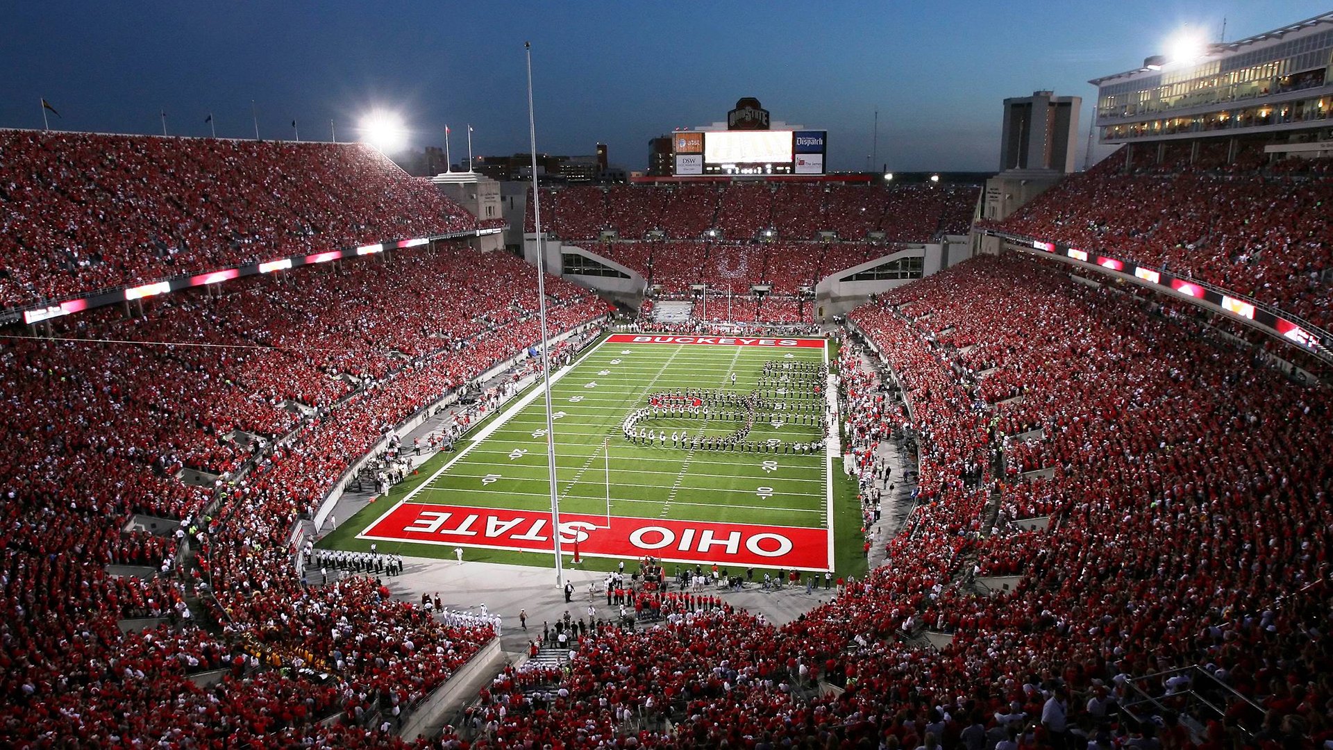 传统舞龙舞狮竞技，喜庆中展现运动魅力